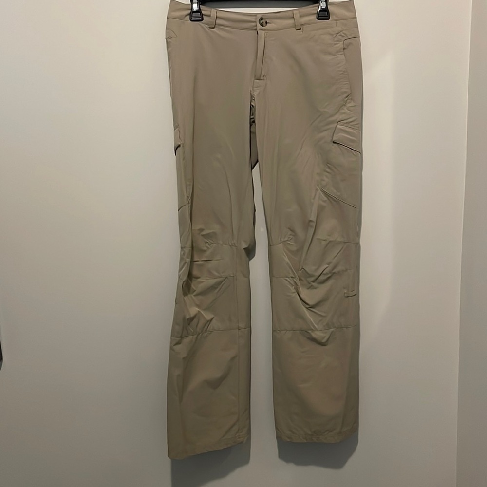 Eastern Mountain Sports Hiking Pants - 6R - Roll into Capris